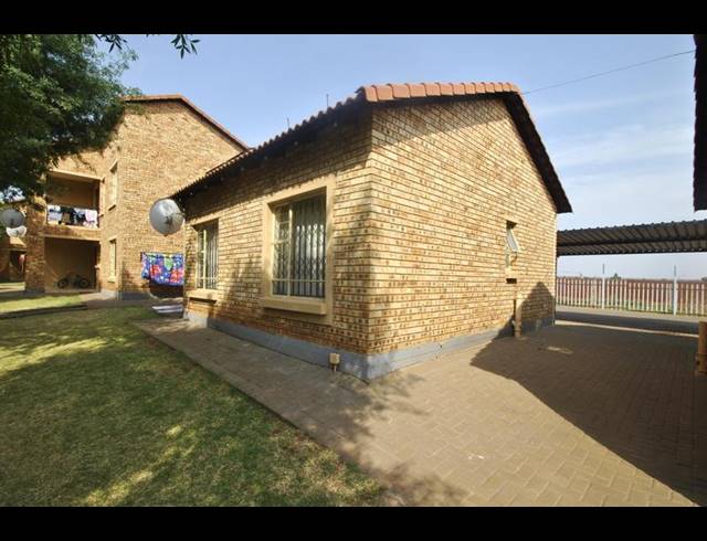 3 BEDROOM HOUSE FOR SALE IN DAWN PARK